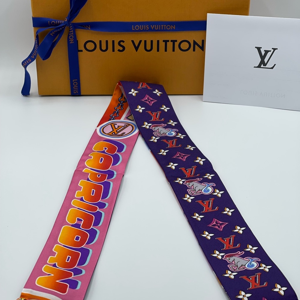 Louis Vuitton Capricorn ♑️ Astro BB Bandeau Neckerchief Twilly Scarf Wrap Rare - Picture 2 of 16